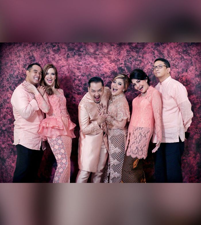 Ibu Nia Ramadhani ini juga pandai berpose.