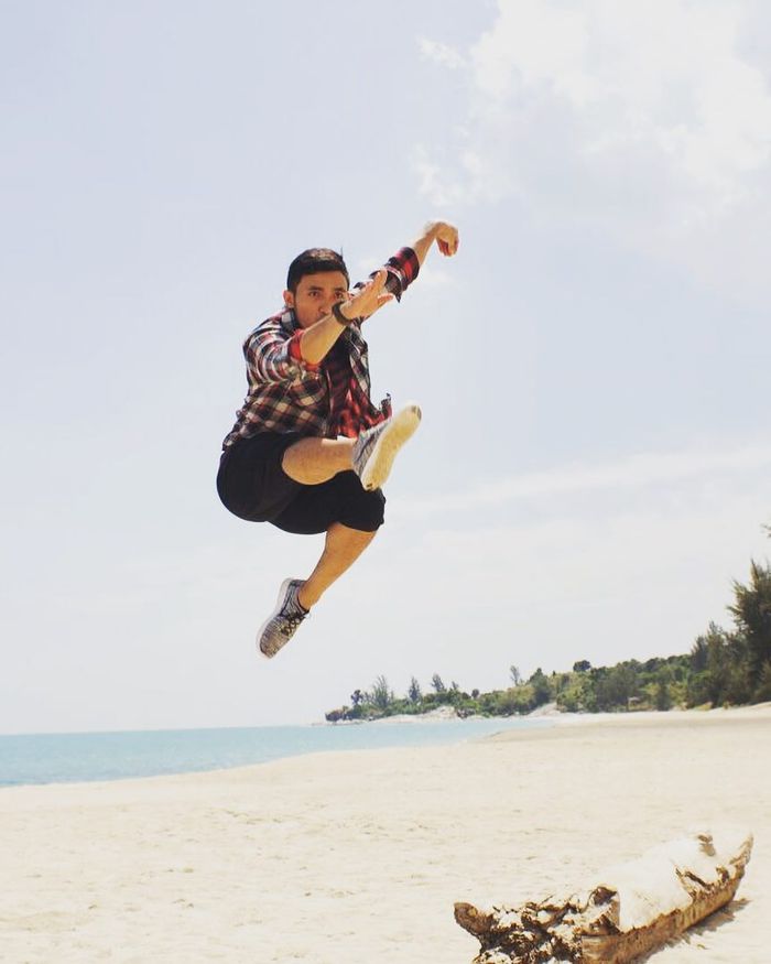 Calon suami Lindswell Kwok, Achmad Hulaefi, juga punya hobi travelling.
