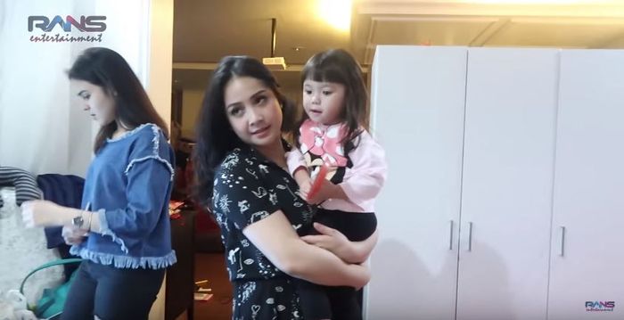 Potret kedekatan Nagita Slavina dan Gempita saat bersama