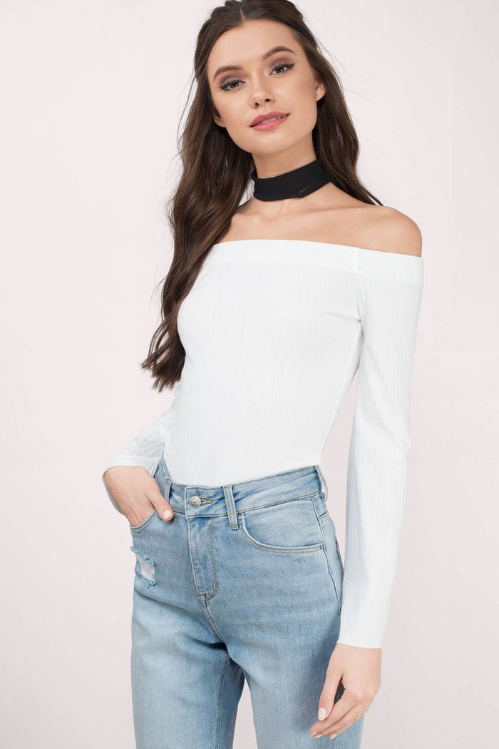 off shoulder top putih