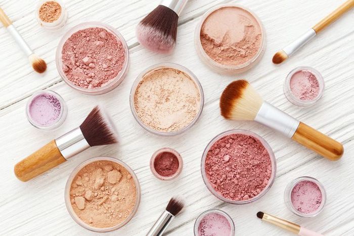 Cara memilih kosmetik aman