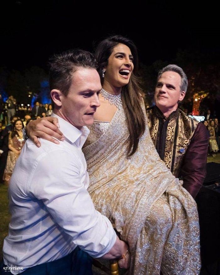 Fakta Dibalik Deretan Gaun Pengantin Priyanka Chopra yang Mewah - Upacara Sangeet