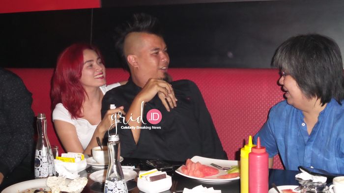 Dalam wawancaranya dengan Deddy Corbuzier dalam channel YouTubenya, Mulan Jameela sempat meminta maaf kepada Maia Estianty dan mengaku ikhlas jika Ahmad Dhani mau kembali bersama Maia.