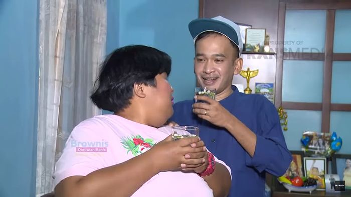 Mala dan Ruben Minum Air Melati