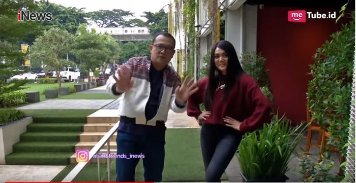 Dikenal Sebagai Presenter Kocak, Rina Nose Beberkan Asal-usul Nama Panggungnya.
