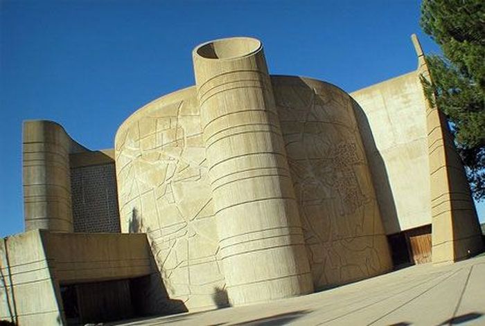 House of The Book, simbol gerakan Zionis yang jadi markas Power Rangers