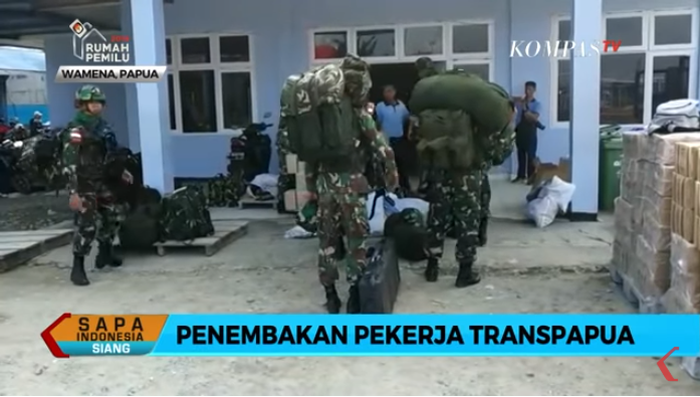 Anggota TNI yang diterjunkan ke Papua