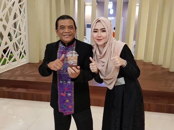 Bu Dendy bersama Didi Kempot