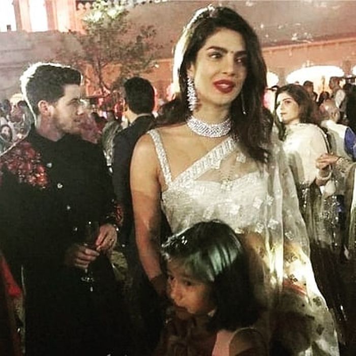 Priyanka Chopra dan Nick Jonas di upacara Sangeet Isha Ambani