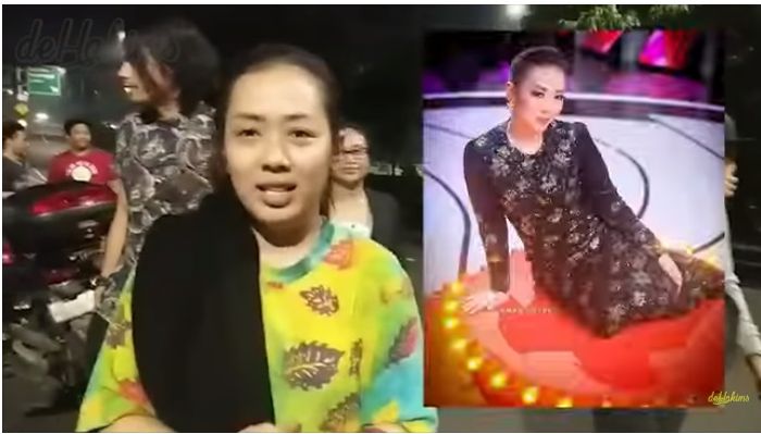 Soimah tampak makan nasi uduk di pinggir jalan tanpa make-up