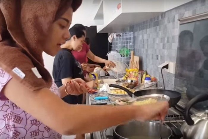 Tingkah Arsy minta sarapan martabak mi
