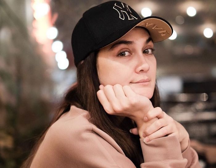 Reaksi Syahrini saat foto Reino Barack ditunjukkan kepadanya