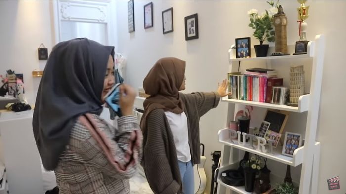 Rak Buku Sederhana Milik Putri