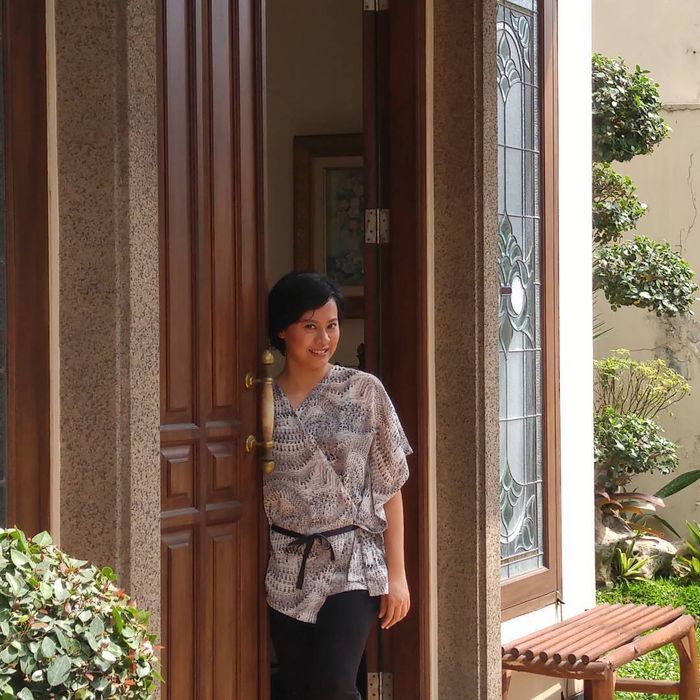 5 Potret Cantik Yanesthi Hardini, Mantan Istri Hanung Bramantyo