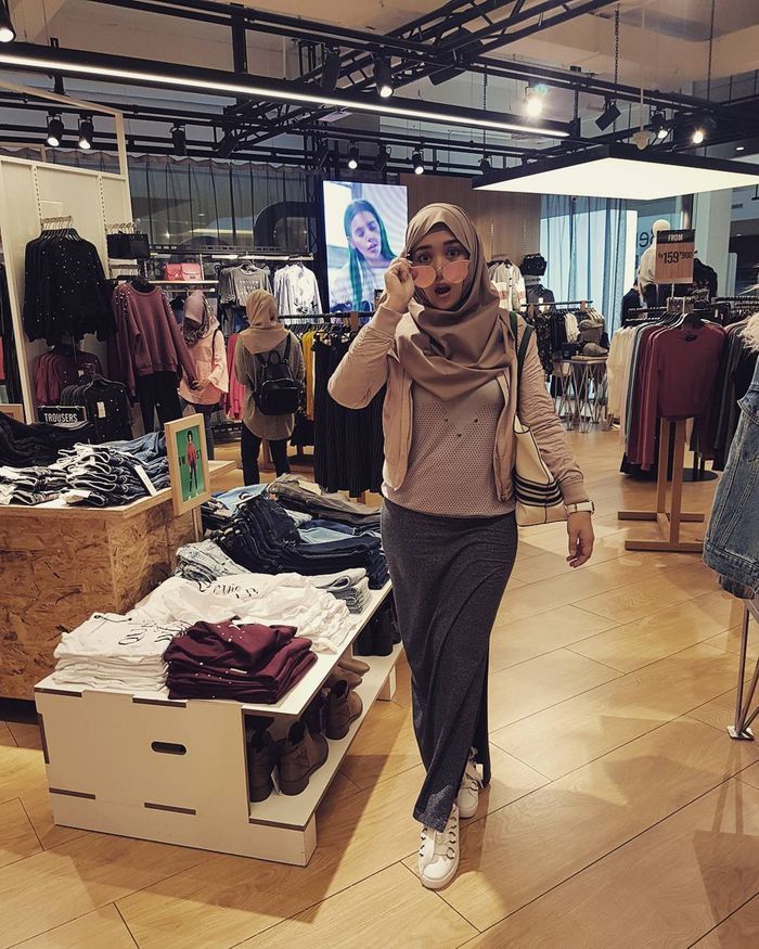 Bebi Silvana senang nge-mall dan traveling