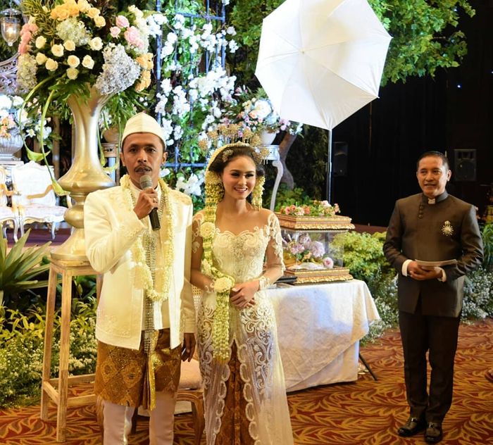 Potret bahagia Pemeran Mas Pur di sinetron Tukang Ojek Pentolan, Furry Setya menikah dengan Dwinda Ratna
