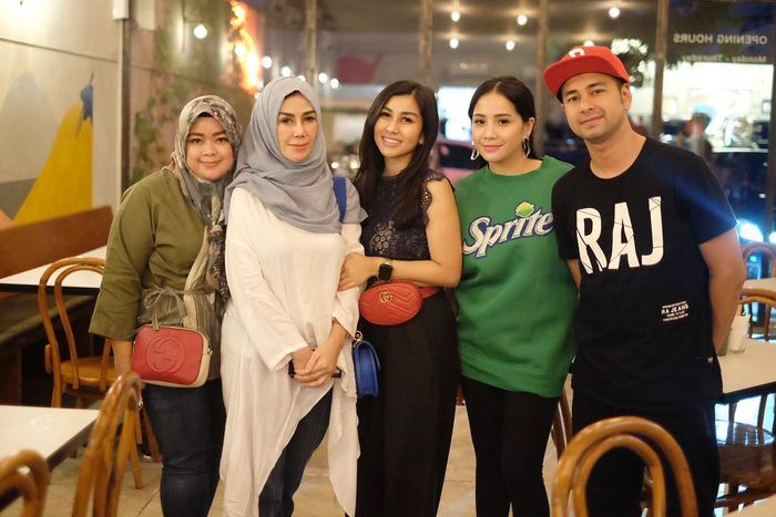 Baju Nagita Slavina curi perhatian