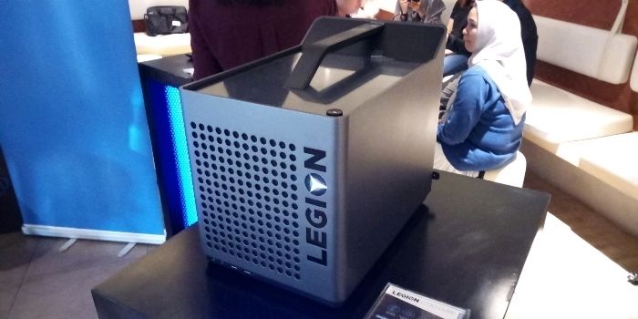 Bentuknya boleh sederhana, tetapi untuk gamer yang terpenting adalah kemampuannya untuk memainkan game terbaru dengan nyaman.