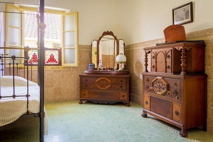 Bagian dalam rumah utama Roemah Martha Tilaar