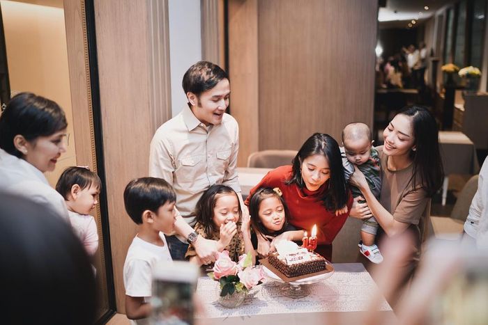 Siti Adira Kania genap berusia 19 tahun pada 30 September 2018 lalu.