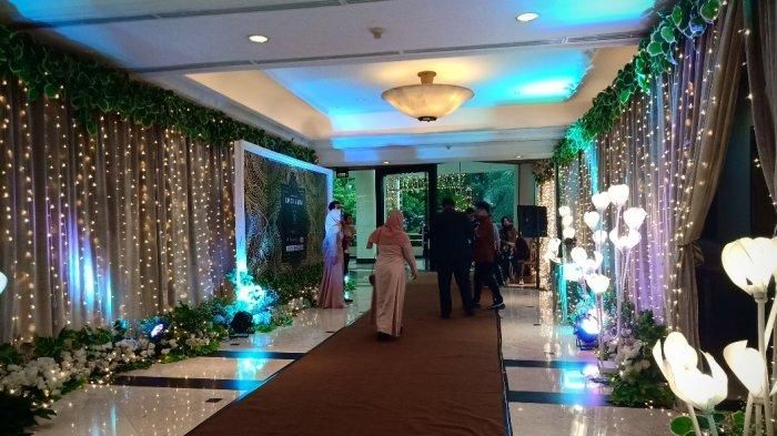 Pernikahan Opick dan Bebi Silvana di Bandung yang Kental dengan Nuansa Putih dan Adat Sunda