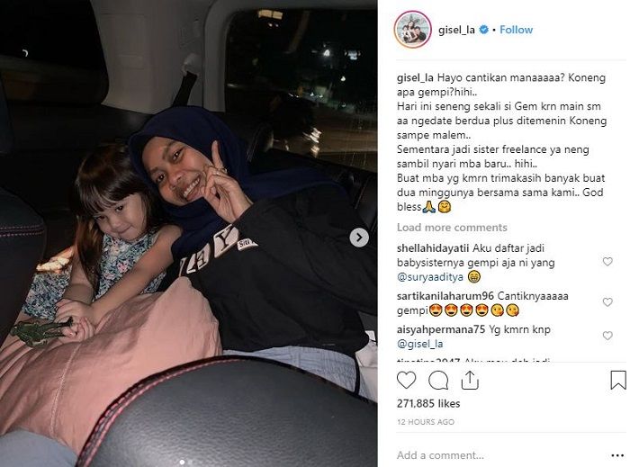 Koneng temani Gempi bermain