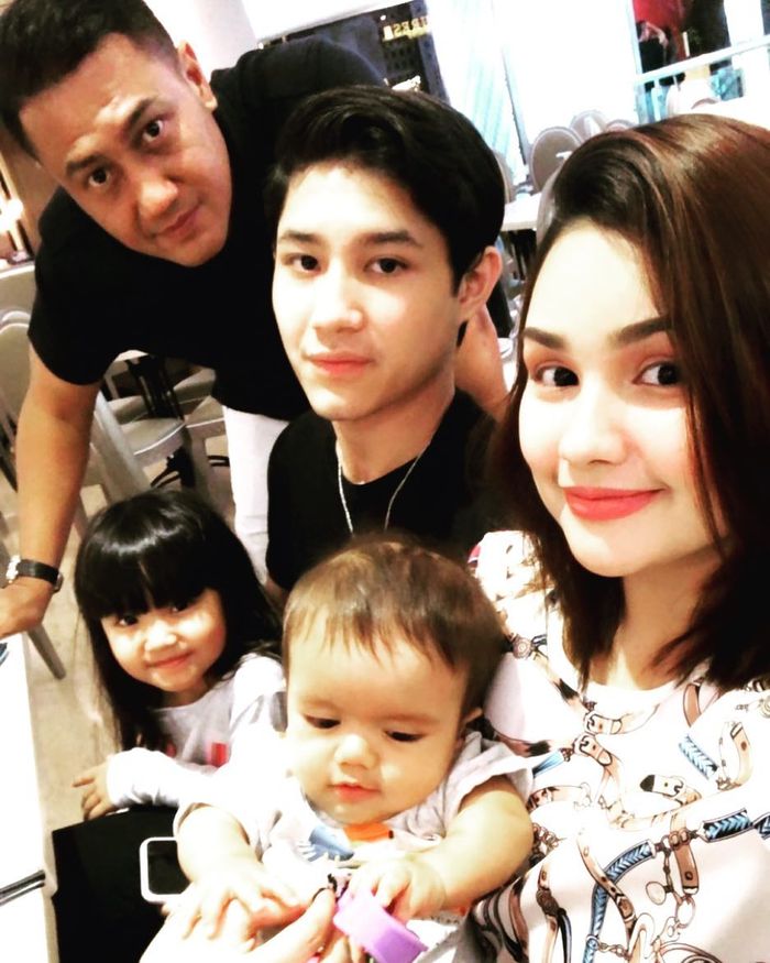 Potret Kebersamaan Teuku Rassya dan Ibu Sambungnya, Nourah Sheivirah