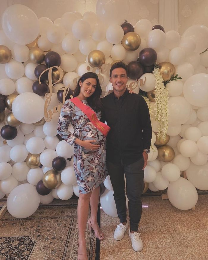 Penampilan Raisa Andriana saat baby shower yang dinilai tetap langsing