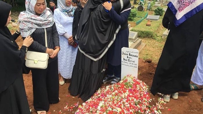 Makam istri Ade Jigo