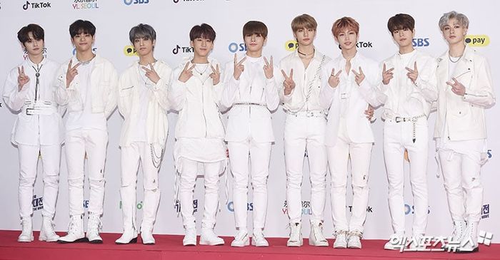 Stray Kids