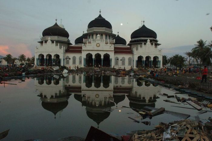 Gempa dan Tsunami Di NAD dan Sumut