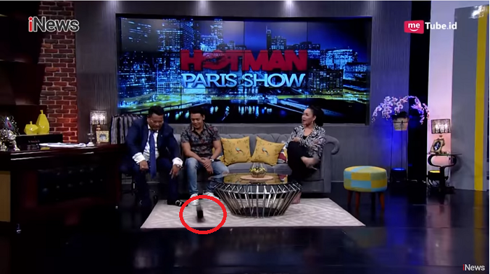 Hotman Paris membanting sepatu setelah murka merasa dibohongi Hilda Vitria