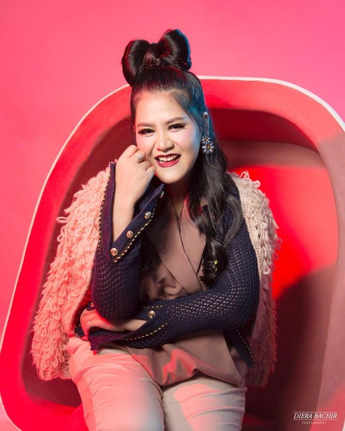 Kahiyang Ayu terlihat tampil imut saat pemotretan bersama Fotografer Diera Bachir