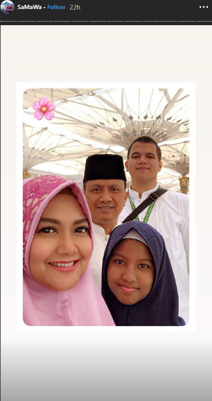Dulu Tak Akur, Ini Potret Harmonis Bella Saphira dan Dua Anak Tirinya saat Ibadah Umroh yang Jarang 