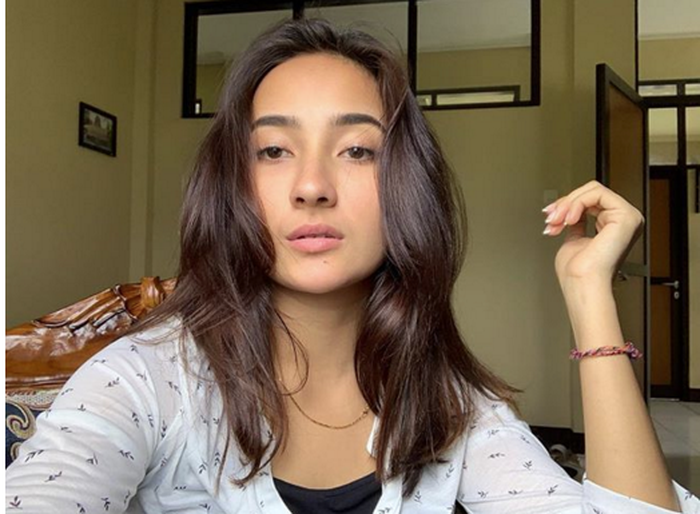 Artis blasteran Bali Jerman disinyalir sedang dekat dengan Sule