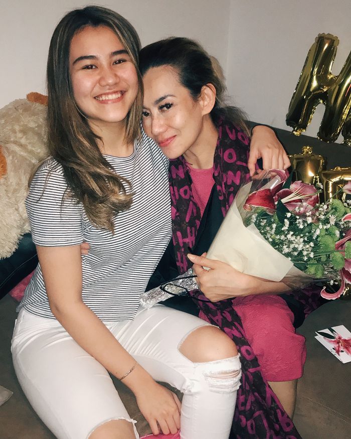 Aaliyah Massaid dan sang ibu, penyanyi Reza Artamevia.