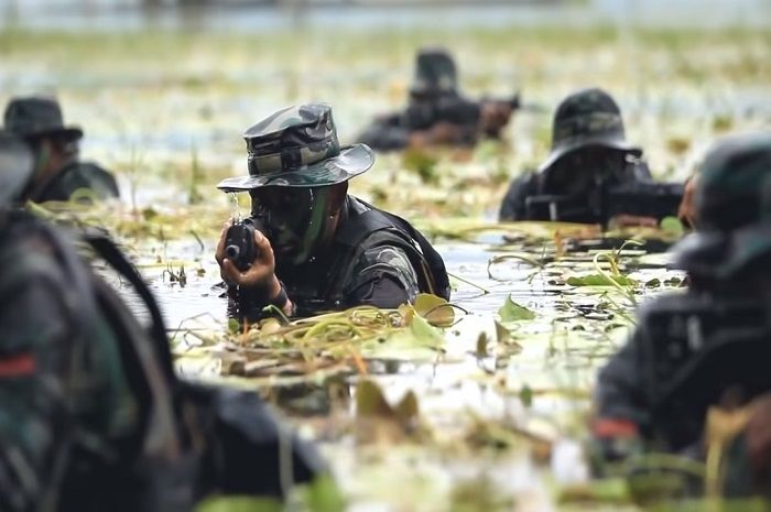 Punya kemampuan di berbagai medan, pasukan elite TNI siap meladeni pertempuran dimanapun itu. 
