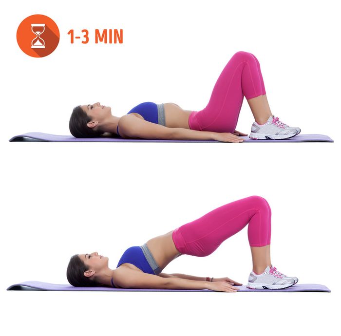 Ini adalah latihan inti yang bertujuan memperkuat glutes, hamstring, dan erector spinae.