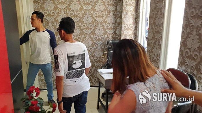 Artis cantik yang terciduk saat melayani tamu dalam kamar hotel, Sabtu (5/1/2019) sekitar pukul 12.
