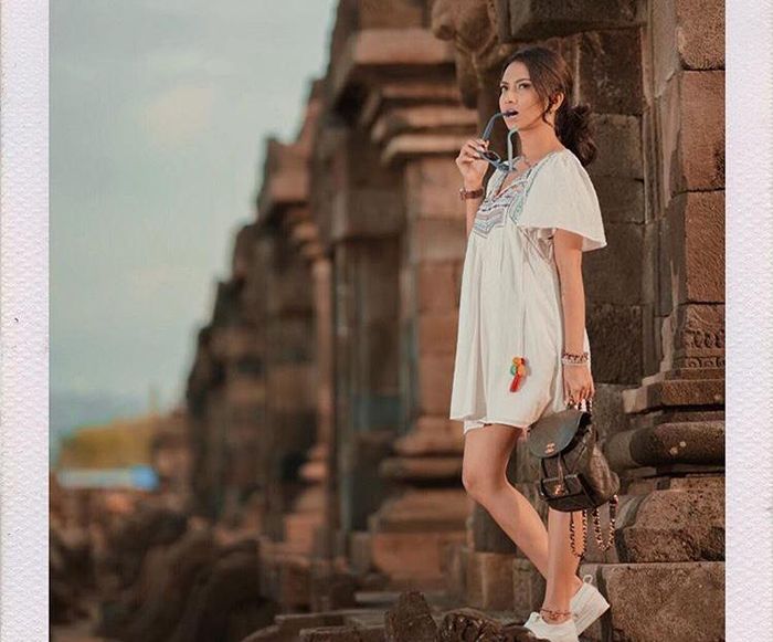 Harga tas Vanessa Angel