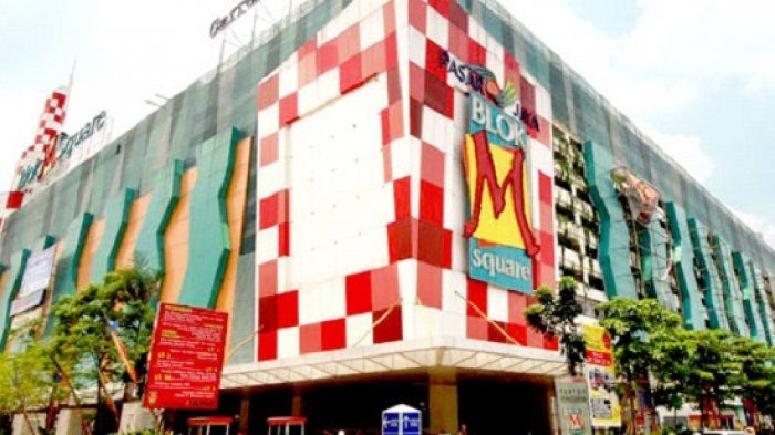 Blok M Square jadi salah satu tempat belanja hijab paling murah di Jakarta