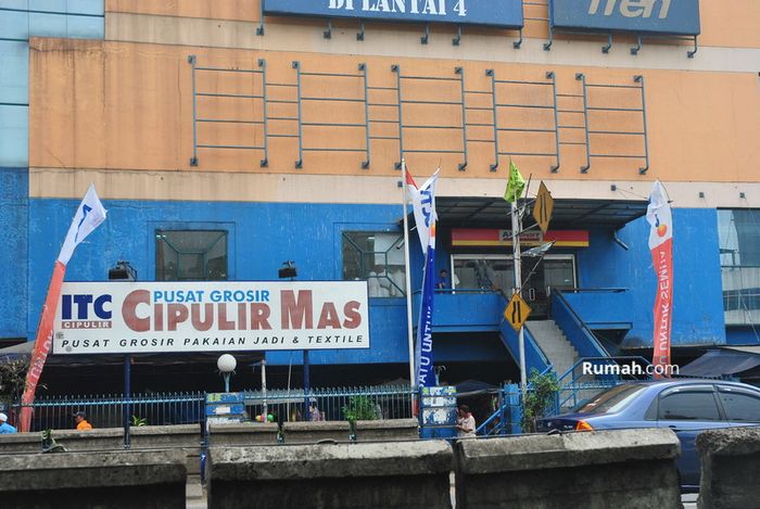 ITC Cipulir jadi salah satu mall tempat belanja hijab paling murah di Jakarta