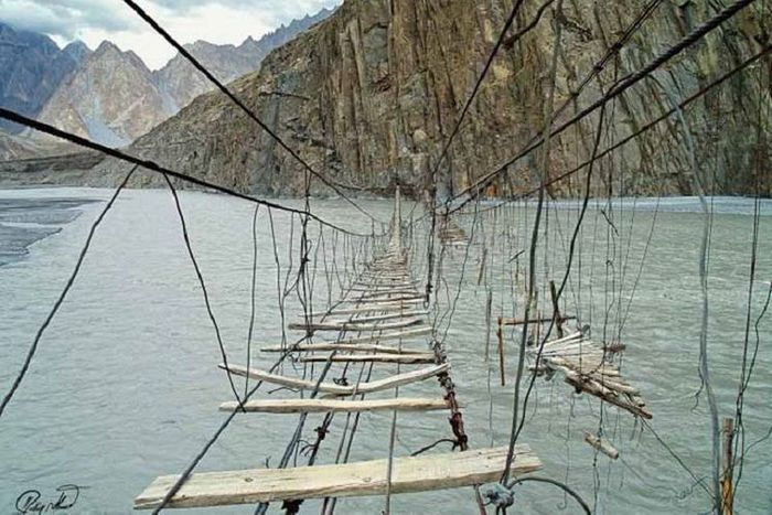 7 jembatan paling menakutkan di Asia.