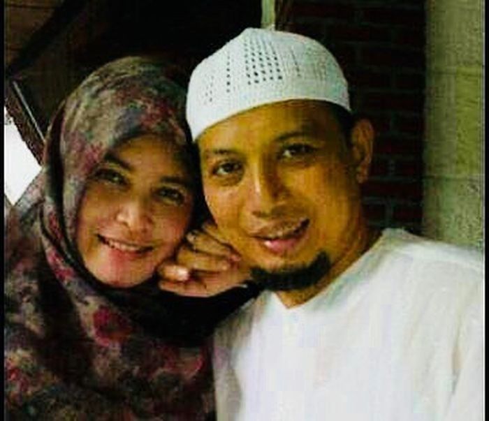 Istri pertama Ustaz Arifin Ilham