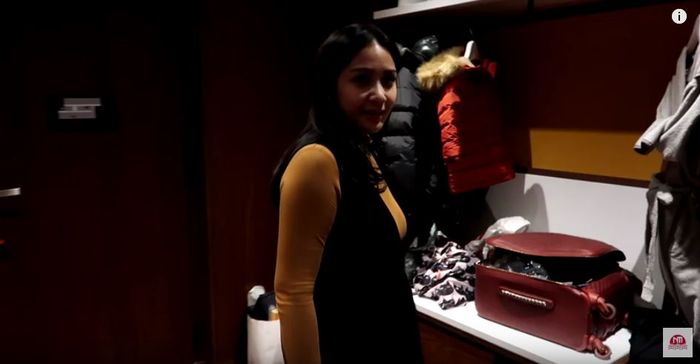 Nagita Slavina memperlihatkan salah satu sudut di kamar hotelnya tempat dia menginap di Jepang.