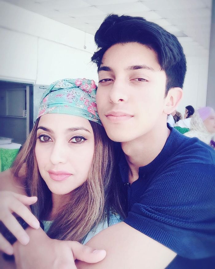 Potret Albany Ray, putra Sarah Azhari yang berparas tampan