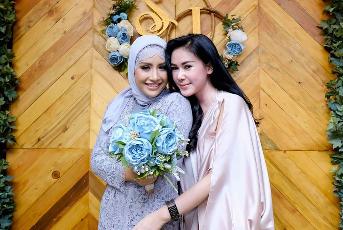 Anneke Carolline dan Shinta Bachir