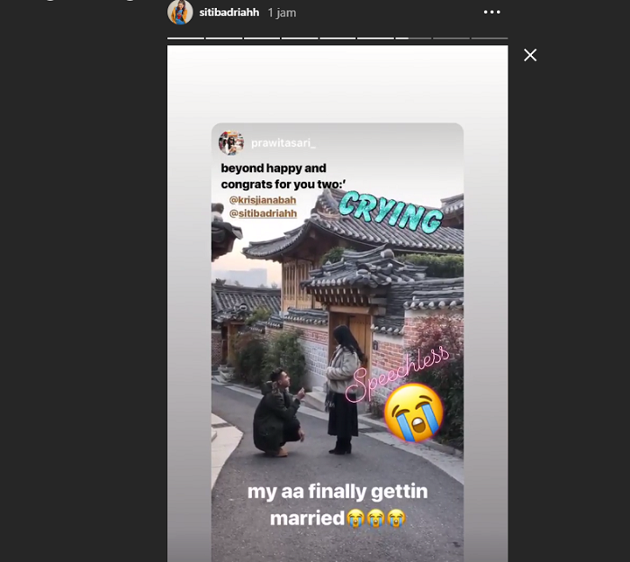 Momen Siti Badriah dilamar oleh sang kekasih
