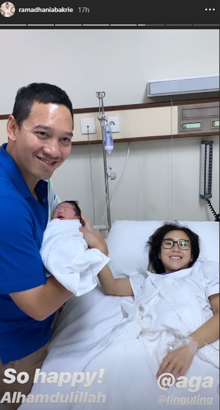 Aga Bakrie dan Ling Ling dikaruniai anak