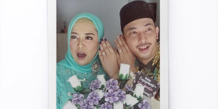 Risa Saraswati dan Dimas Tri Adityo melangsungkan lamaran pada 10 Oktober 2018 lalu
